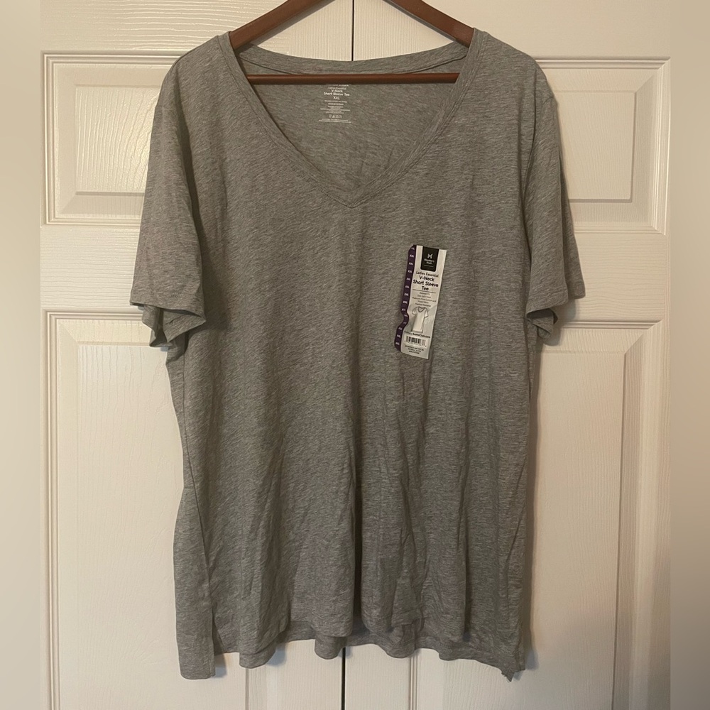 Member’s Mark V-Neck Tee